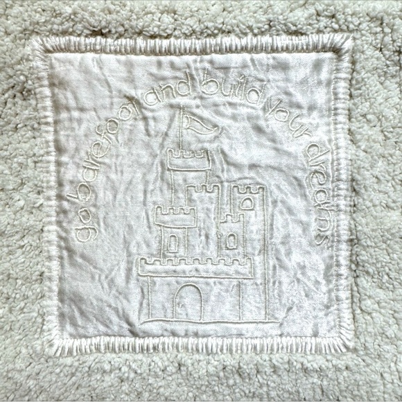 SOLD BAREFOOT DREAMS 100% Kashwere Chenilla Newborn Baby Blanket Sand Castle - Picture 2 of 8
